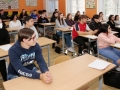Studenti se vrátili do lavic kladenské školy E. Beneše (Foto: Magdalena Koryntová)