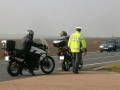 Policisté kontrolovali motocyklisty a rozdávali jim reflexní šle (Foto: PČR)
