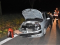 U Slaného se v pondělí večer střetly dva vozy, oba řidiči se zranili (Foto: KL)