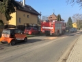 Mladík ve Švermově nezvládl řízení a narazil do stojícího nákladního vozu (Foto: Kamil Záhradník)