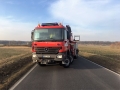 Policisté pátrají po řidiči, který v Kladně Na Zvonečku zavinil nehodu kamionu (Foto: Kamil Záhradník)