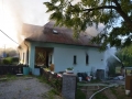 V Libochovičkách napáchal požár milionovou škodou na rodinném domě (Foto: HZS Středočeského kraje)