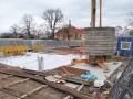 V Kladně se opět začalo pracovat na výstavbě rezidenčního sídla místo bývalé sýpky (Foto: KL)