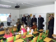 Violoncellista a učitel Pavel Tomáško přivítal ministra v průběhu své hodiny