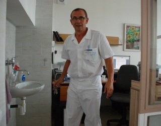 Primář gynekologie Petr Ullrych získal velící stanoviště dočasně v bývalé kanceláří JIPu (Foto: KL)