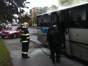 V Kladně hořel autobus městské hromadné dopravy (Foto: KL)